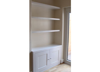 Alcove cupboard and book shelf combination in contemporary style